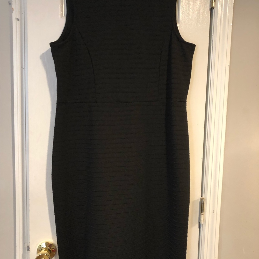 Rouge! Black Sleeveless Sheath Midi Dress